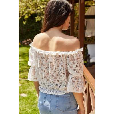 Kadın Beyaz Fırfır Detaylı Lastikli Dantelli Crop Bluz