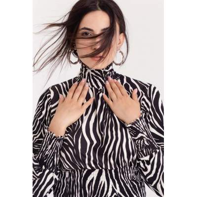 Kadın Siyah Zebra Desenli Bluz